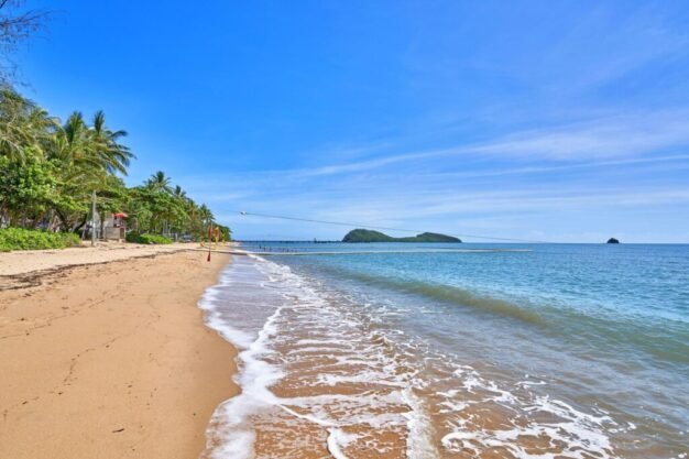 Beach Club Palm Cove